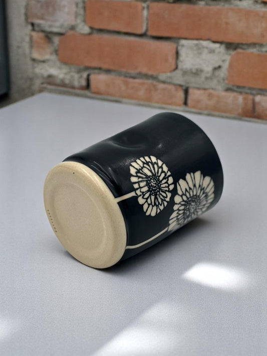 Black Rose Thumb Cup